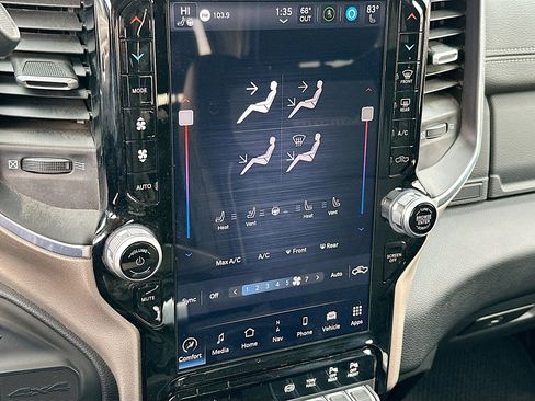 Used 2024 RAM 2500 Laramie image 24