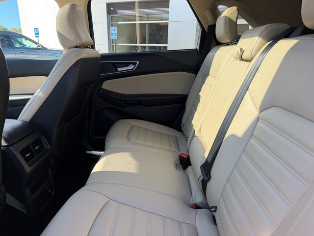 Used 2024 Ford Edge SEL w/ Convenience Package AWD/4WD image 16