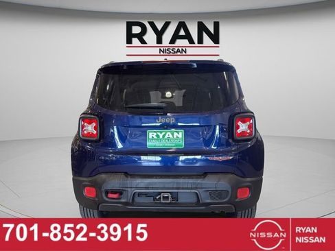 Used 2016 Jeep Renegade Trailhawk w/ Premium Trailhawk Package image 16