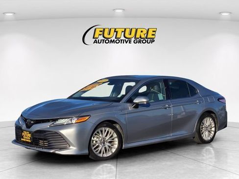 Used 2019 Toyota Camry XLE FWD image 10