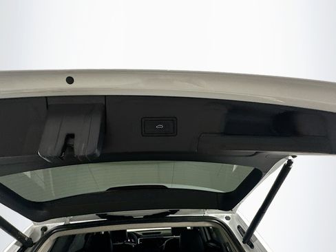 Used 2023 Volkswagen Atlas SE w/ Black Wheel Package FWD image 30