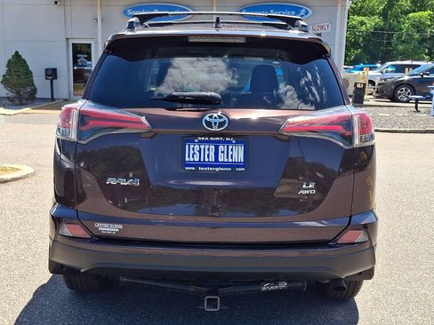 Used 2017 Toyota RAV4 LE AWD/4WD image 5