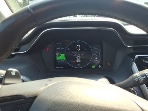 Used 2023 Chevrolet Bolt EUV Premier FWD image 17