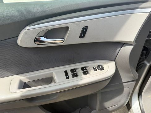Used 2012 Chevrolet Traverse LS FWD image 9