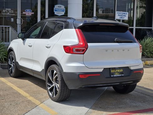 Used 2021 Volvo XC40 T5 R-Design w/ Advanced Package AWD/4WD image 3