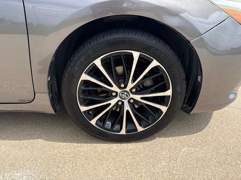 Used 2016 Toyota Camry SE FWD image 12