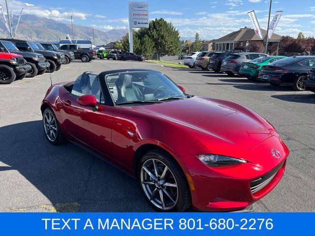 Used 2023 MAZDA MX-5 Miata Grand Touring RWD image 9