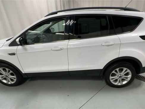 Used 2018 Ford Escape SE w/ Ford Safe & Smart Package image 5