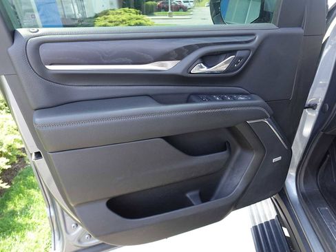 Used 2021 GMC Yukon XL Denali w/ Denali Premium Package AWD/4WD image 11