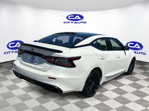 Used 2023 Nissan Maxima SR w/ Sport Mat Group FWD image 4