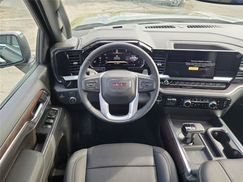 New 2026 GMC Sierra 1500 SLT image 11