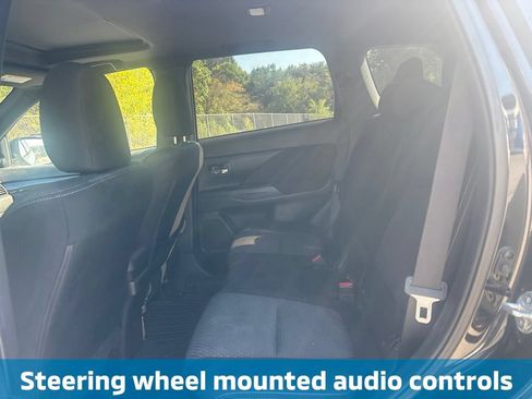 Used 2018 Mitsubishi Outlander LE FWD image 8