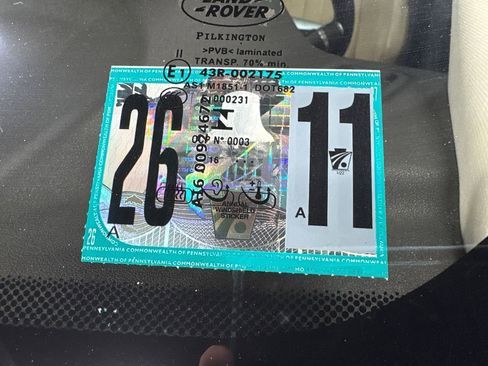 Used 2017 Land Rover Discovery Sport HSE image 62