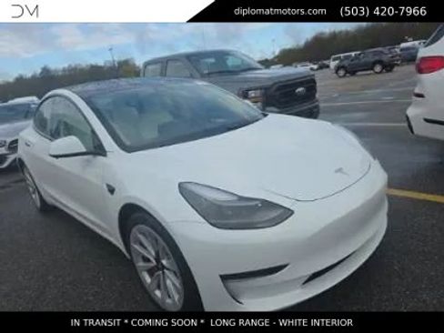 Used 2022 Tesla Model 3 Long Range AWD/4WD image 3