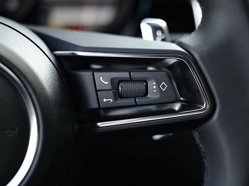 New 2026 Porsche Macan image 32