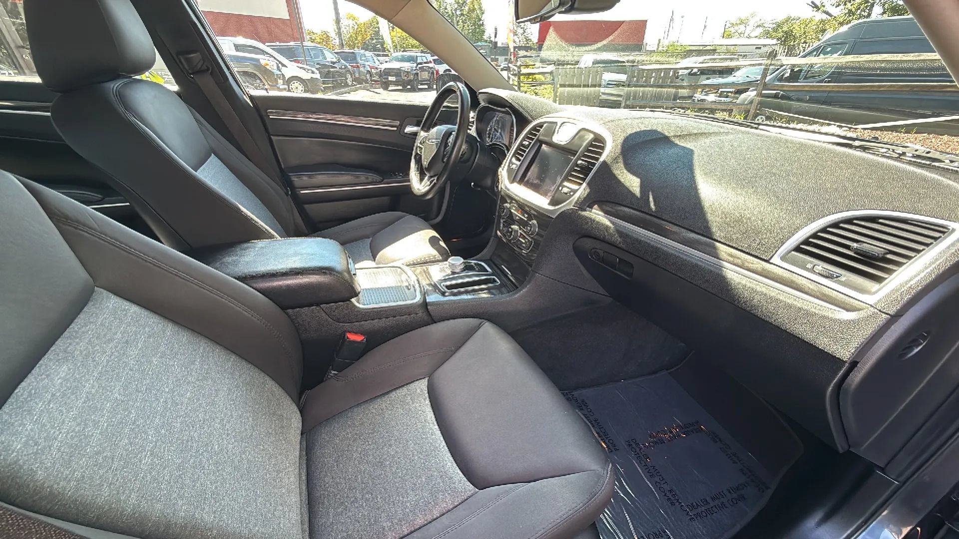 Used 2019 Chrysler 300 Touring w/ Sport Appearance Package RWD image 31