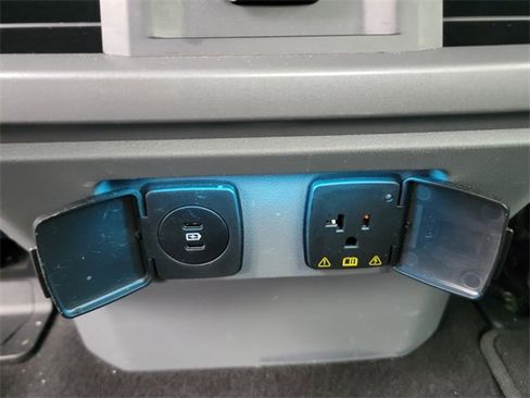 Used 2024 Ford F150 XLT w/ Mobile Office Package image 28