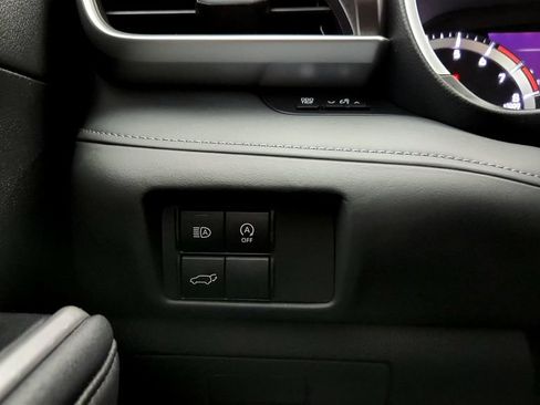 Used 2024 Toyota Highlander XLE AWD/4WD image 34