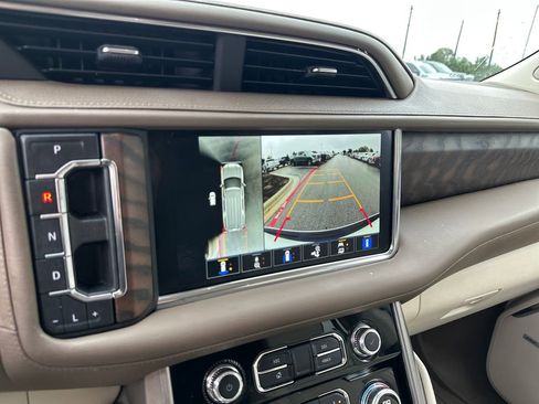 Used 2023 GMC Yukon XL Denali AWD/4WD image 26