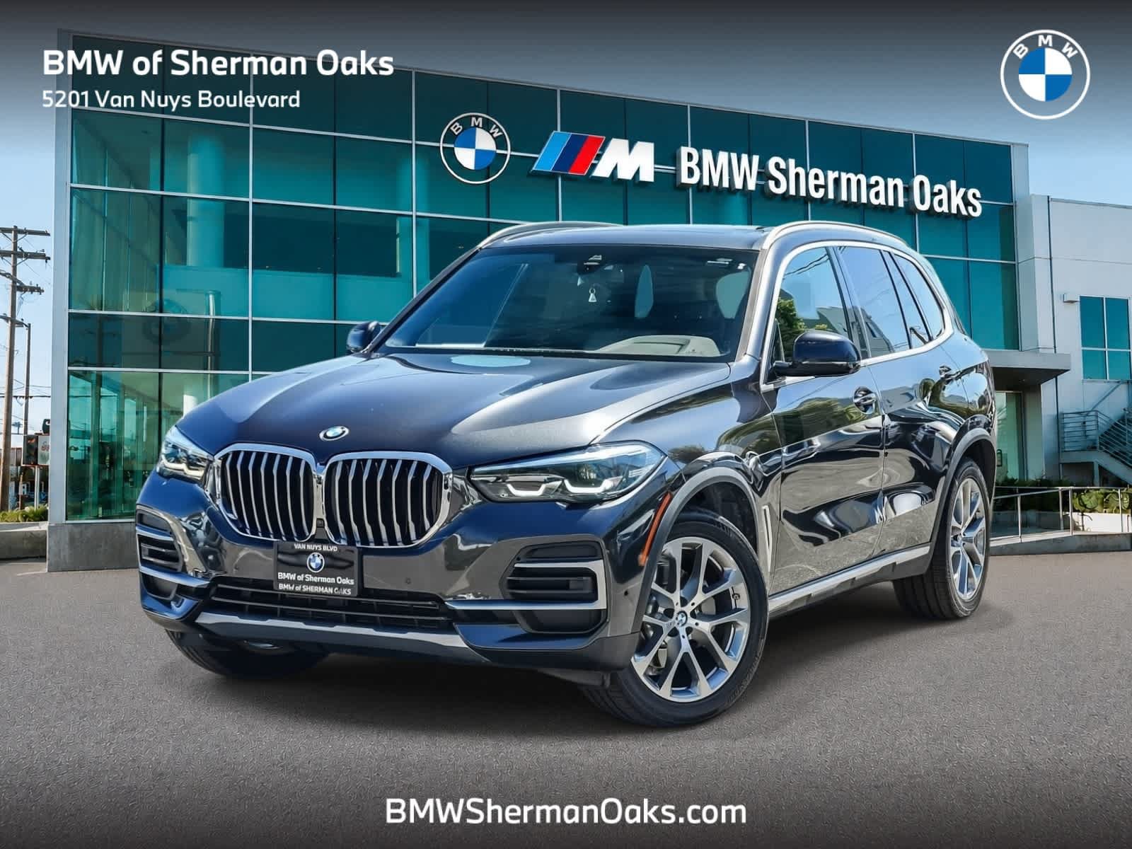 Used 2023 BMW X5 xDrive40i w/ Parking Assistance Package AWD/4WD image 1
