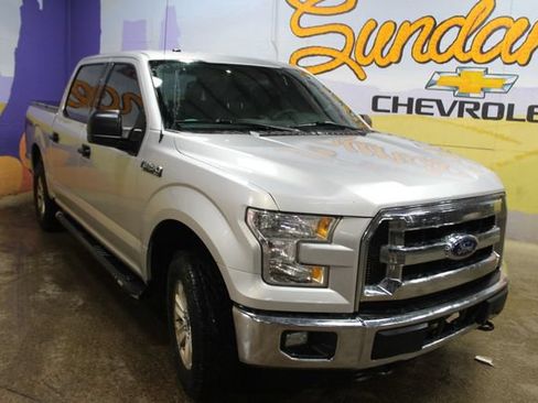 Used 2015 Ford F150 XLT AWD/4WD image 2