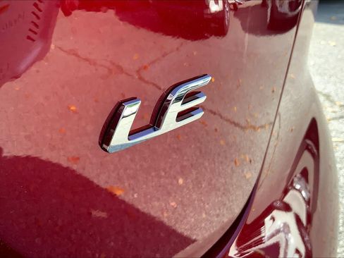 Used 2022 Toyota Corolla LE FWD image 9