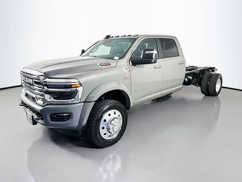 New 2026 RAM 5500 4x4 Crew Cab w/ Laramie Trim Package image 3