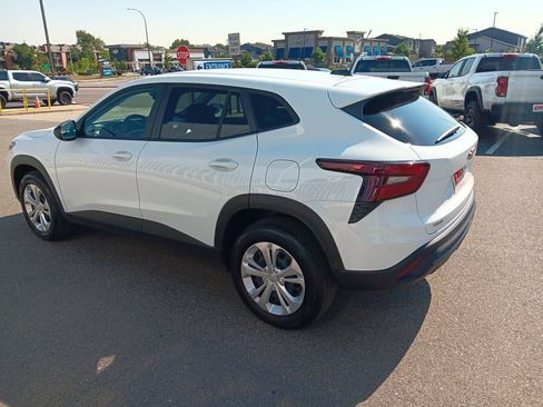 Used 2026 Chevrolet Trax LS FWD image 3