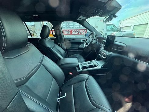 Used 2020 Ford Explorer ST w/ Premium Technology Package AWD/4WD image 3