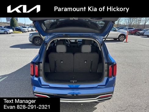 Used 2023 Kia Sorento S w/ Panoramic Sunroof Package image 10