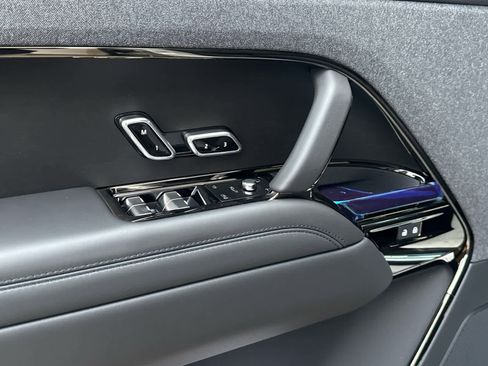 New 2025 Land Rover Range Rover Sport SE image 17