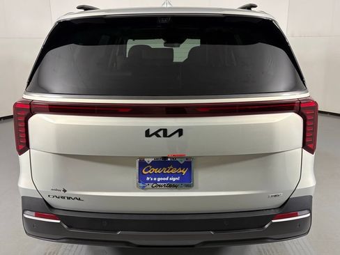 New 2026 Kia Carnival SX Prestige FWD image 7