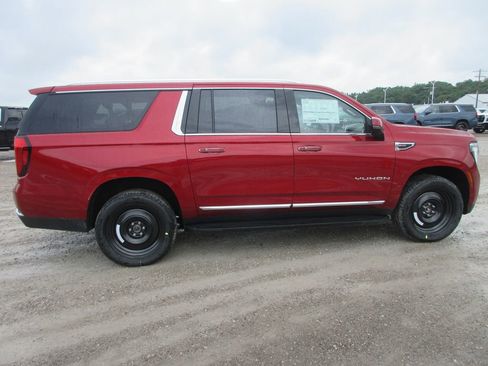 New 2026 GMC Yukon XL Elevation w/ Elevation Premium Package AWD/4WD image 3