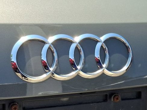 Used 2024 Audi Q3 2.0T Premium AWD/4WD image 7
