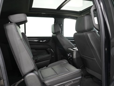 Used 2022 GMC Yukon XL Denali AWD/4WD image 15