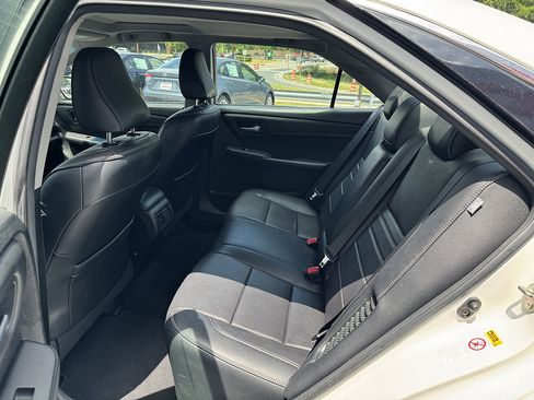Certified 2017 Toyota Camry XLE w/ Moonroof Package FWD image 9