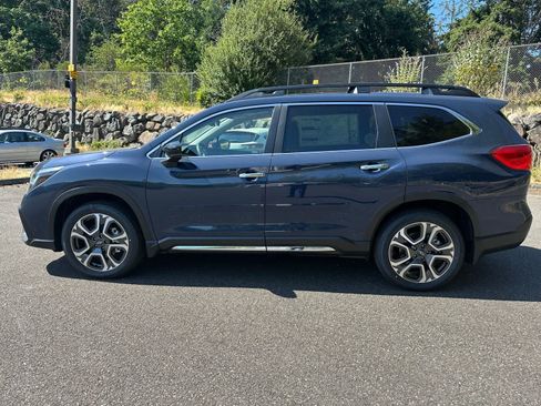 Used 2025 Subaru Ascent Touring AWD/4WD image 2
