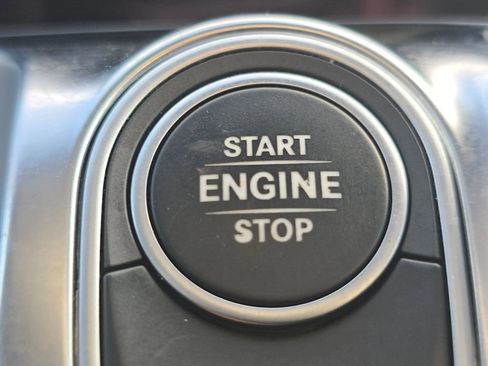 Used 2020 Mercedes-Benz GLB 250 GLB 250 image 32