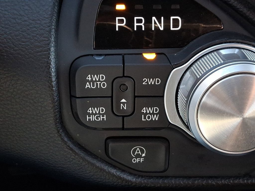 Used 2025 RAM 1500 Laramie AWD/4WD image 11
