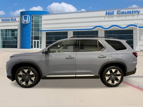 New 2026 Honda Pilot Touring image 2