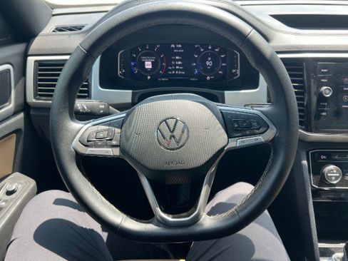 Used 2022 Volkswagen Atlas Cross Sport SE FWD image 43