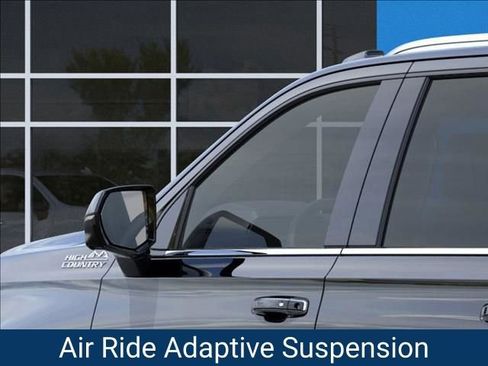 New 2026 Chevrolet Suburban High Country image 13