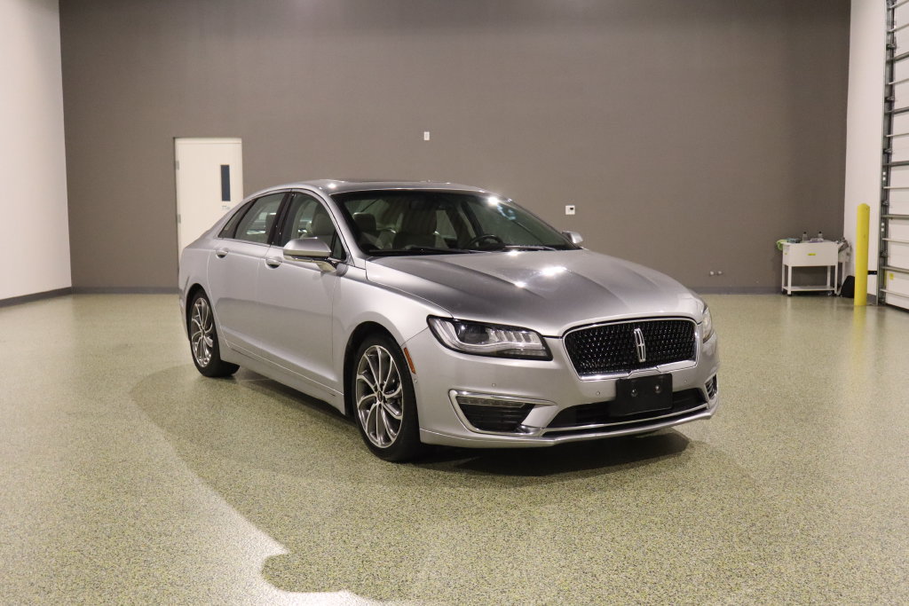Used 2020 Lincoln MKZ Reserve FWD image 1