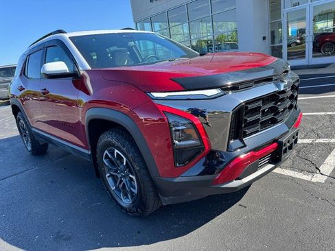 Used 2026 Chevrolet Equinox ACTIV AWD/4WD image 2