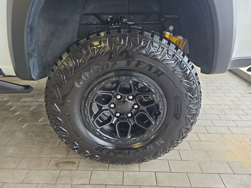 Used 2024 Chevrolet Colorado ZR2 w/ ZR2 Bison Edition image 36