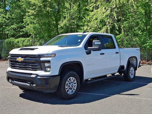 Used 2026 Chevrolet Silverado 2500 W/T AWD/4WD image 3