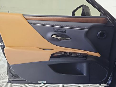 Used 2025 Lexus ES 350 w/ Premium Package FWD image 26