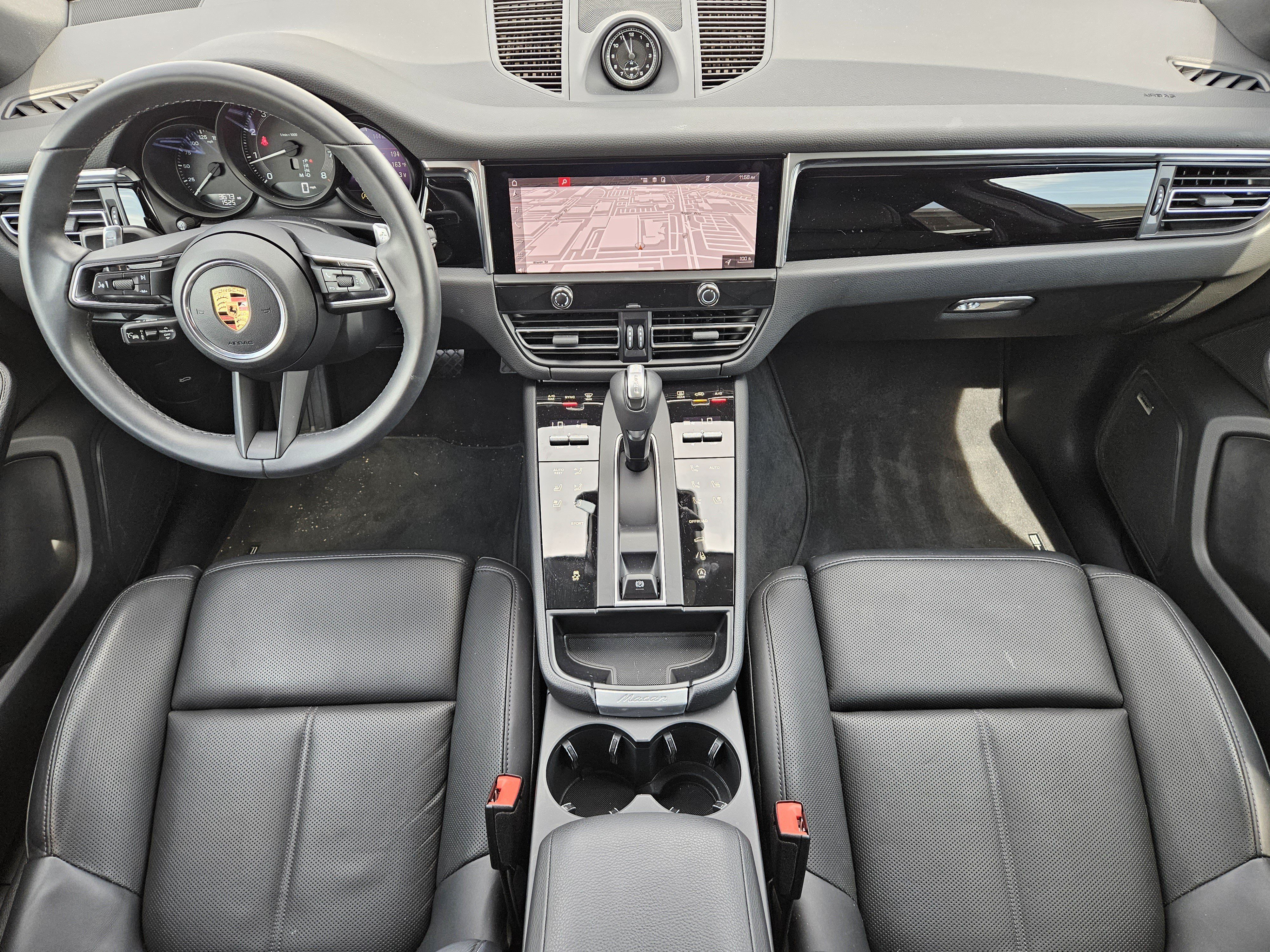 Certified 2026 Porsche Macan AWD/4WD image 24