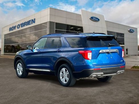 Certified 2023 Ford Explorer XLT w/ Equipment Group 202A AWD/4WD image 3
