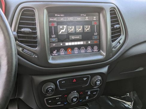 Used 2019 Jeep Compass Trailhawk w/ Cold Weather Group AWD/4WD image 18